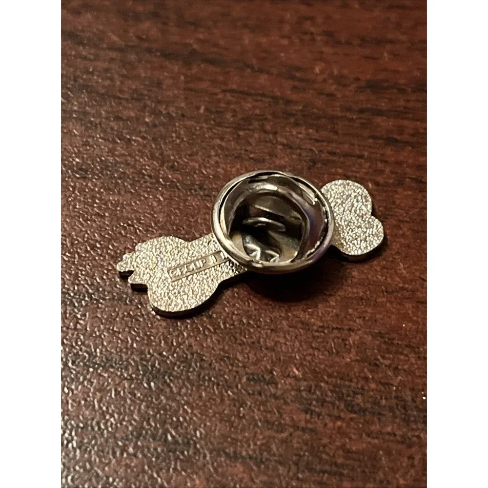 McDonald's 2000 Crewella Dog Bone 102 Dalmatians Disney Employee Lapel‎ Hat Pin